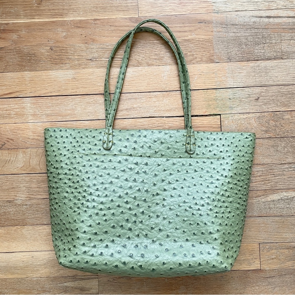 2 Dooney & Bourke bags - Picture 4 of 13